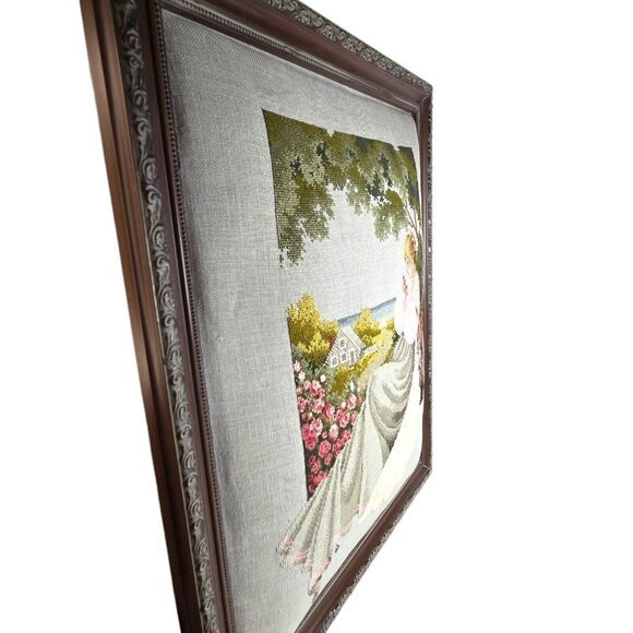 Nantucket Rose Petit Point Beach Lady Embroidery Pillowed Frame 18"x18 vtg - Picture 8 of 15